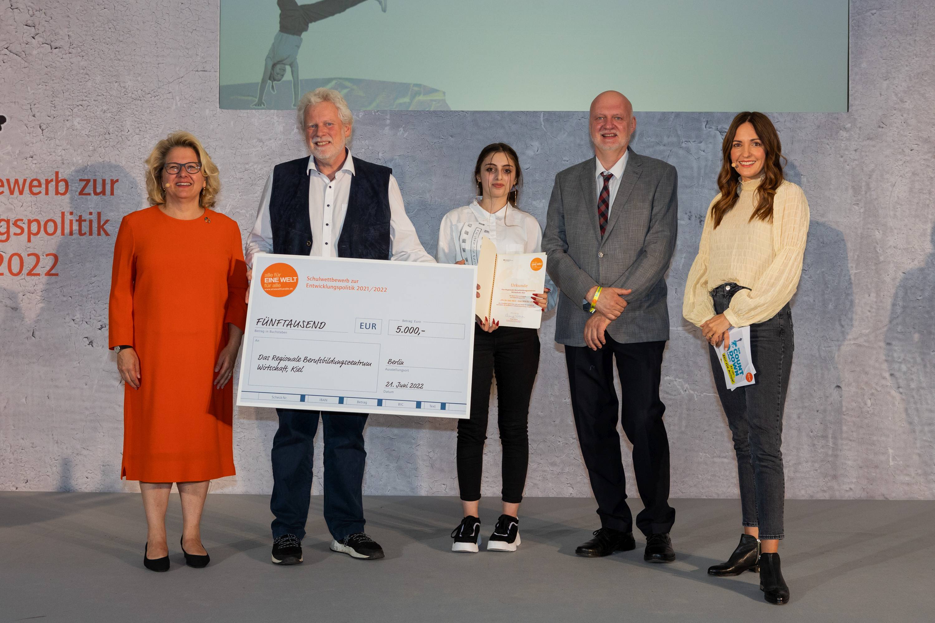 16 Eine Welt PV Kiel Schulpreis Merlin Nadj Torma